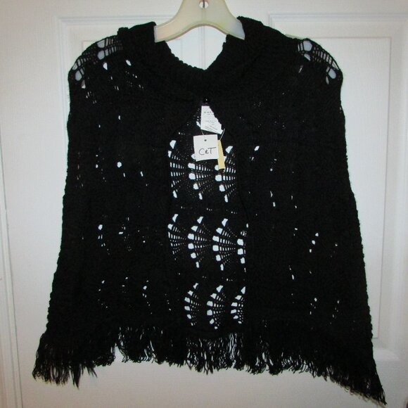 RAMPAGE Crochet Fringed Poncho - NEW - Picture 1 of 5